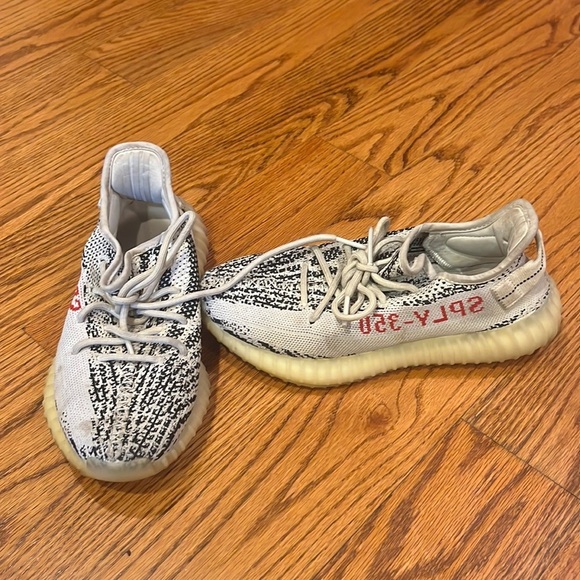 Yeezy Boost 350 Sneakers Size 6.5 - Picture 1 of 7